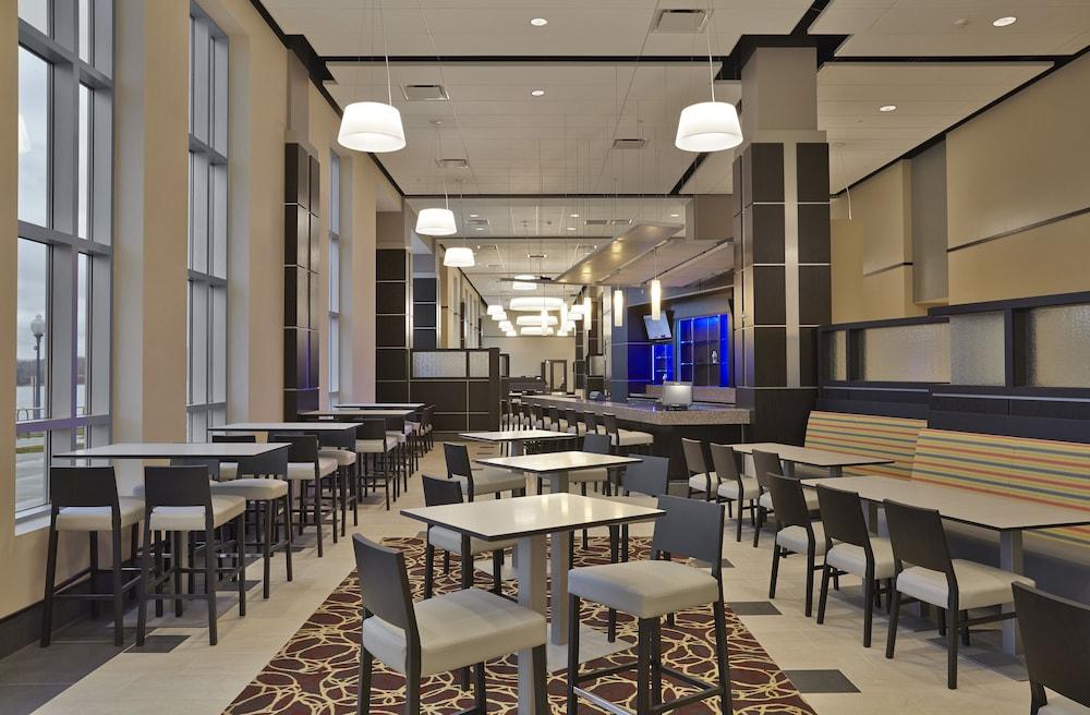 Hotel Doubletree By Hilton Lawrenceburg Exterior foto